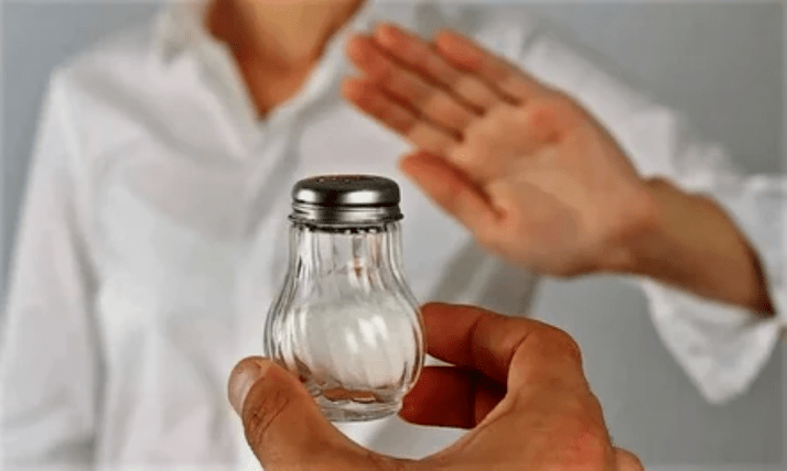 Refusing salt on diet for weight loss